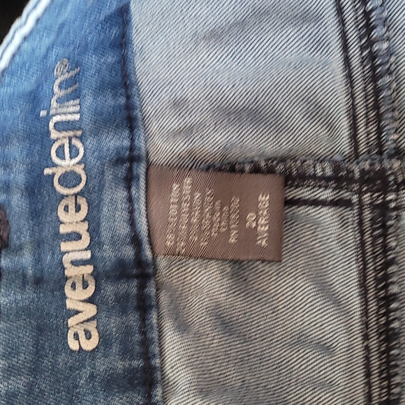 Avenue jean shorts - Picture 2 of 2